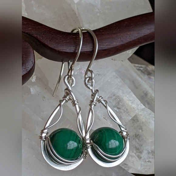 Elegant Sterling Silver Malachite Gemstone Earrings - Picture 4 of 14